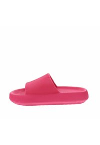 Sandale en caoutchouc rose avec une large sangle, un dessus texturé et une semelle plate. Présente des détails nervurés sur les côtés et un lit de pied lisse.