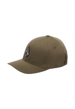 Casquette de baseball vert olive avec un logo géométrique noir et blanc à l'avant et un texte noir "Volcom" sur le côté.