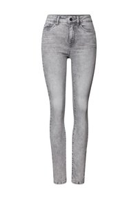 Jeans de mezclilla ajustados en un tono gris claro, con botones frontales y bolsillos, que presentan un sutil desvanecido en los muslos y las rodillas.