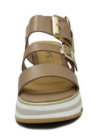 Keys CINTURINO FIBBIE - Sandali con plateau - cammello