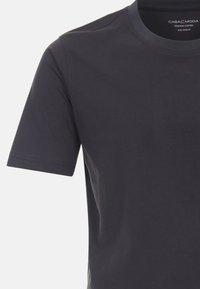 Mørk grå kortærmet t-shirt lavet af premium bomuld, med rund halsudskæring og glat tekstur samt rene syninger. Størrelse medium.