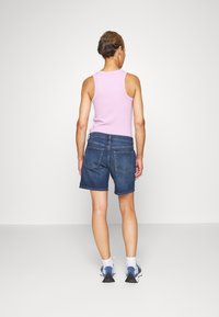 GAP Shorts vaqueros - dark-blue denim