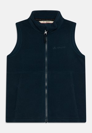 Marineblaue Fleece-Weste mit hohem Kragen, Frontreißverschluss und zwei seitlichen Taschen. Verfügt über ein dezentes Logo und ist aus recycelten Materialien gefertigt.