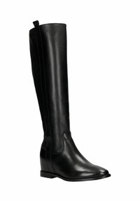 Černá kožená holínka do výšky kolen s nízkým klínovým podpatkem, kulatou špičkou a poutkem na zadní straně.