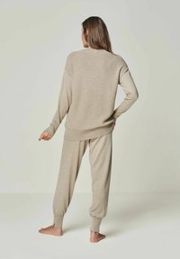 YOU LOOK PERFECT BELLA - MERINO LONG SLEEVE SWEATER WITH ROUND NECK - Strickpullover - taupe