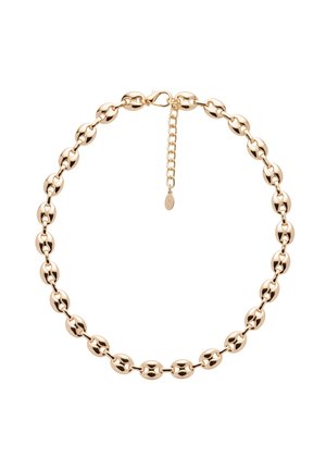 Collana con catena dorata a maglie ovali arrotondate e lucide, con chiusura regolabile e un piccolo ciondolo pendente.