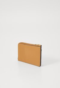 COACH NEW YORK ZIP CARD CASE - Portemonnee - honey brown