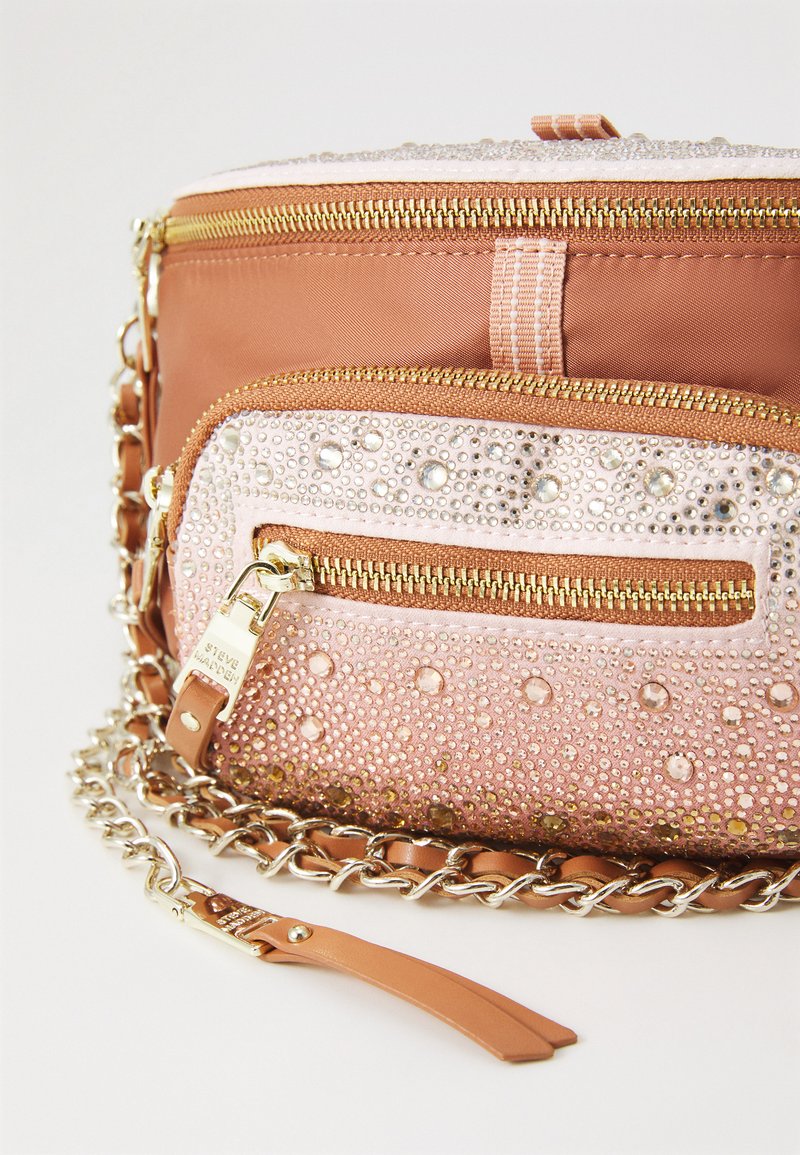 Bolsa Pequeña Steve Madden Lisaa - Cubo Mini Con Clip Interior Y Bolsa Extraíble, 8.5x4x8 Pulgadas