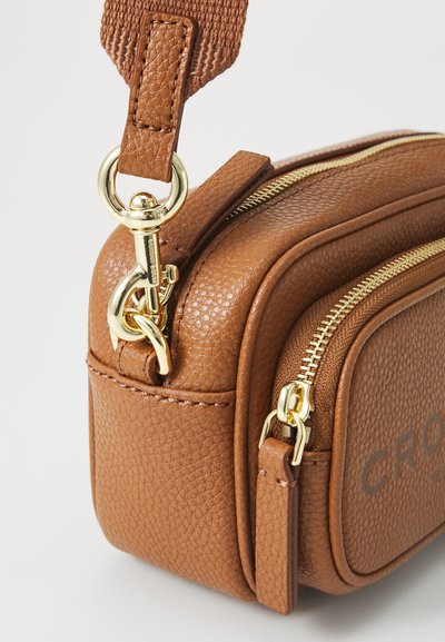 MARC JACOBS THE CROSSBODY - Keresztpántos táska - argan oil