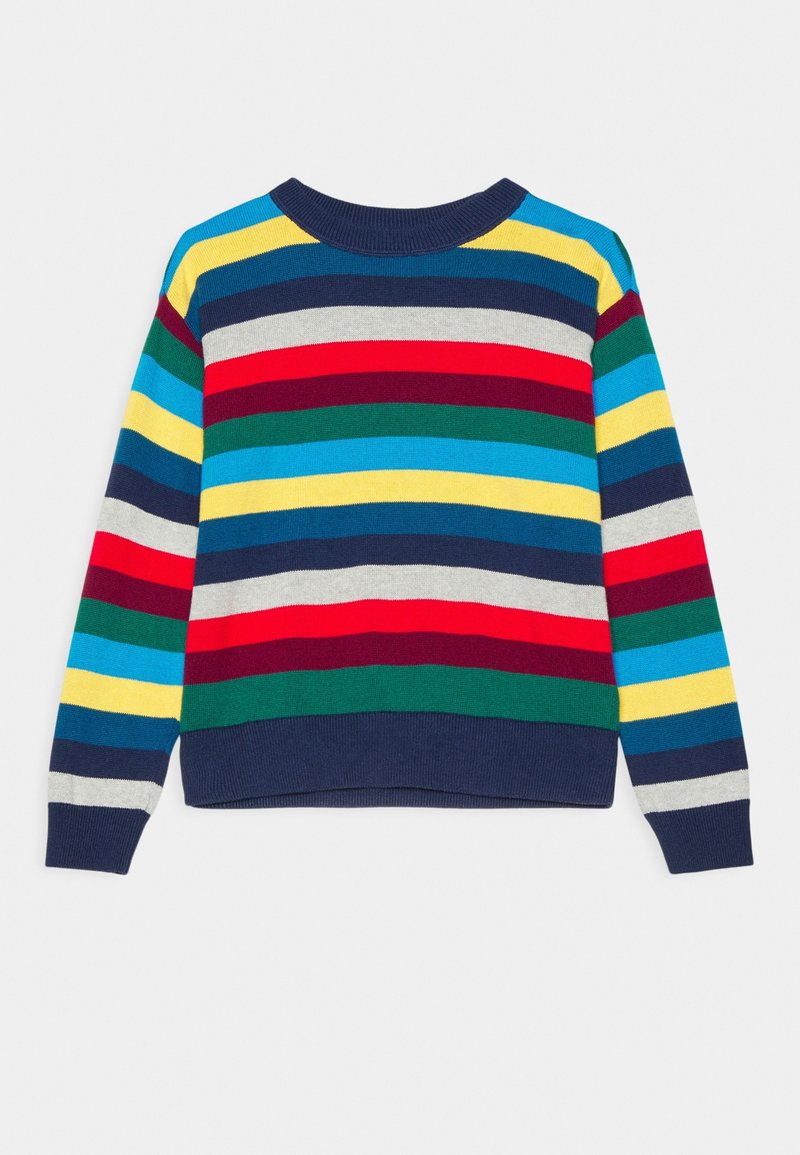Pull en maille à manches longues avec des rayures horizontales bleu marine, rouge, jaune, vert, turquoise, bordeaux et gris clair sur fond blanc.