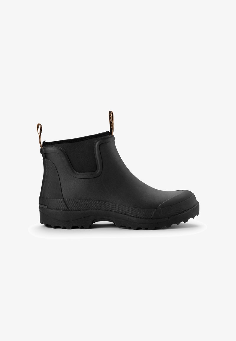 Sorte gummistøvler til ankelen med en teksturert overflate, elastiske sidepaneler og en robust såle for godt feste. Har en løkke for enkel påkledning.