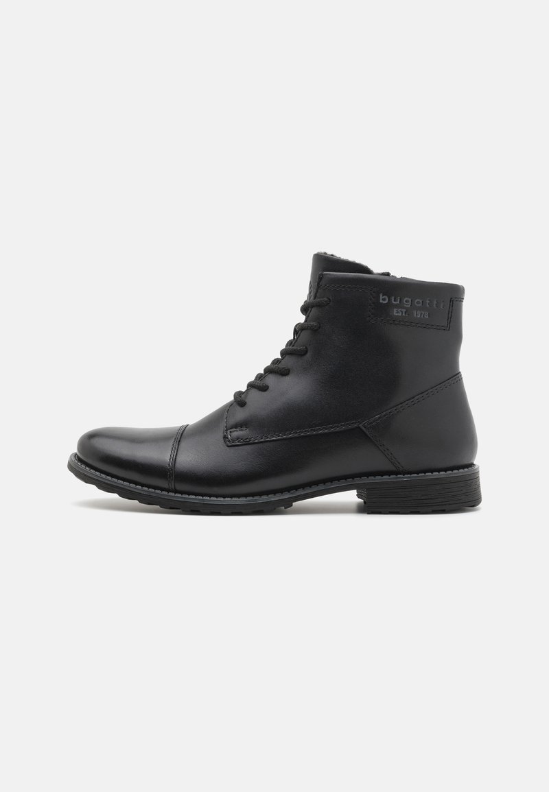 Schwarze Leder-Ankle-Boots mit runder Zehenpartie, Schnürverschluss und strukturiertem Gummisohle. Verfügt über dezente Markierung an der Seite und genähte Akzente.
