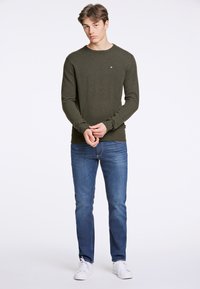 Junk De Luxe RECYCLED MIX  - Strickpullover - dk army mel