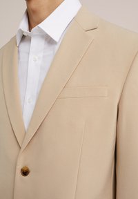 WE Fashion THE FLEX SUIT - Švarkas - CARAMEL