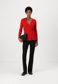 pure cashmere WRAP CARDIGAN - Kardigán - lipstick red
