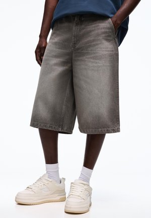 Bershka SKATER-BERMUDA  - Farkkushortsit - grey