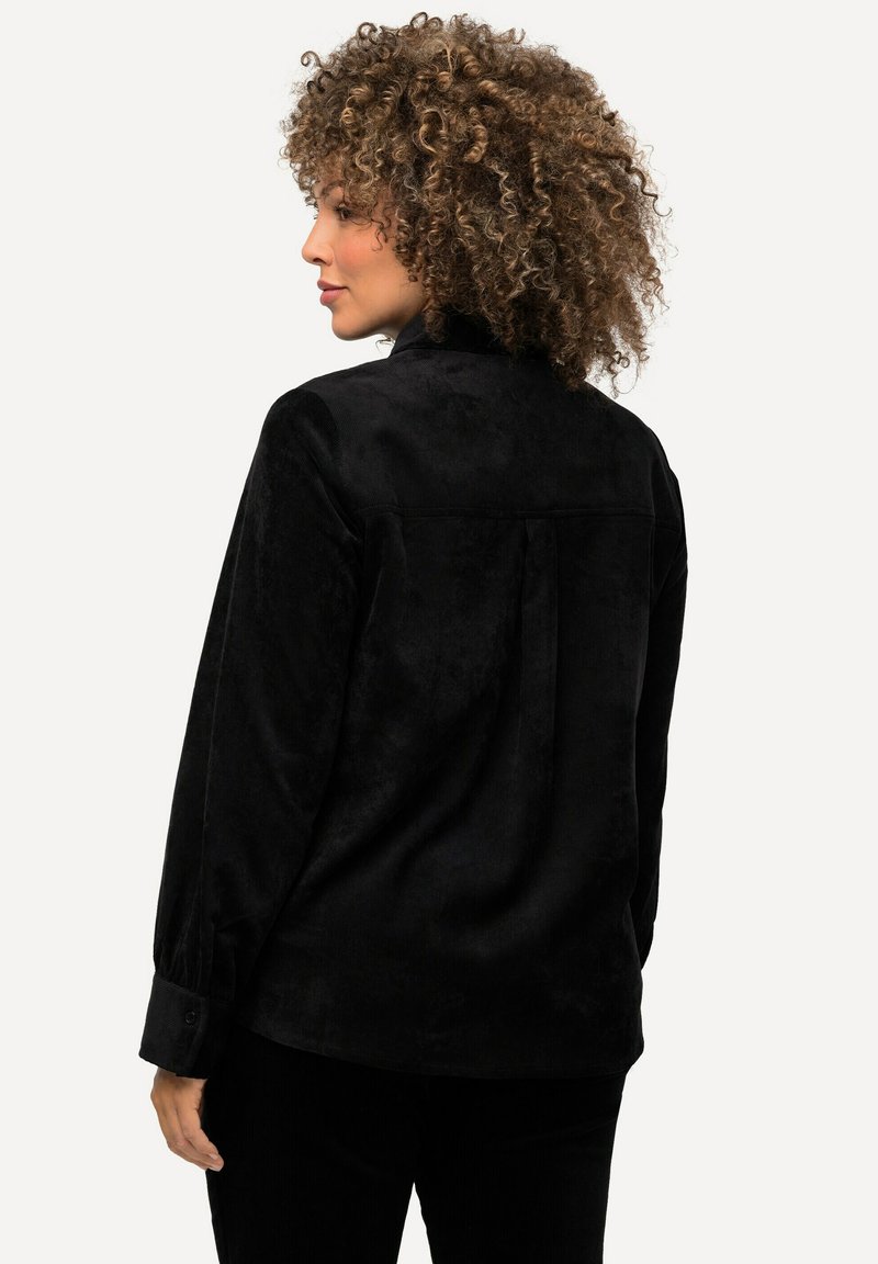 Chemisier/haut Noir Ulla Popken - Taille 16/18 - Coupe Longue - Occasion En Très Bon état
