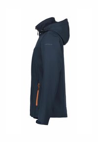 Marineblå softshell-jakke med hætte, udstyret med en orange lynlås-lomme, justerbare manchetter og et strømlinet design. Fremstillet af et vandafvisende materiale.