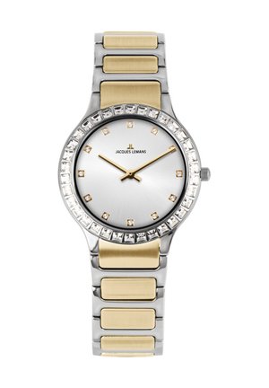 Silberne und goldene Armbanduhr mit kristallbesetzter Lünette, goldenen Stundenmarkierungen, goldenen Zeigern und einem zweifarbigen Metallarmband, zeigt die Zeit 10:10 an.