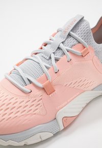 Under Armour Scarpe da allenamento - grey