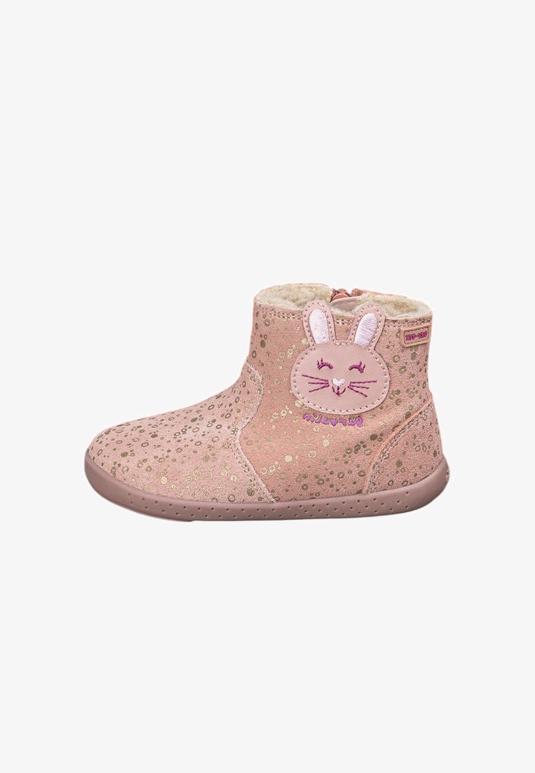 Botas para toddler en color rosa con un interior suave, que presentan un diseño de cara de conejo y detalles salpicados de oro en la superficie texturada.