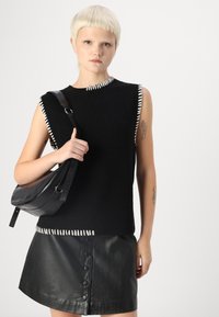 VILA VISIGGA STICH VEST - Waistcoat - black