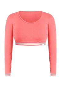 Top corto a maniche lunghe color corallo realizzato in tessuto morbido, con scollo ampio e dettagli a righe bianche all'orlo e sulle maniche.