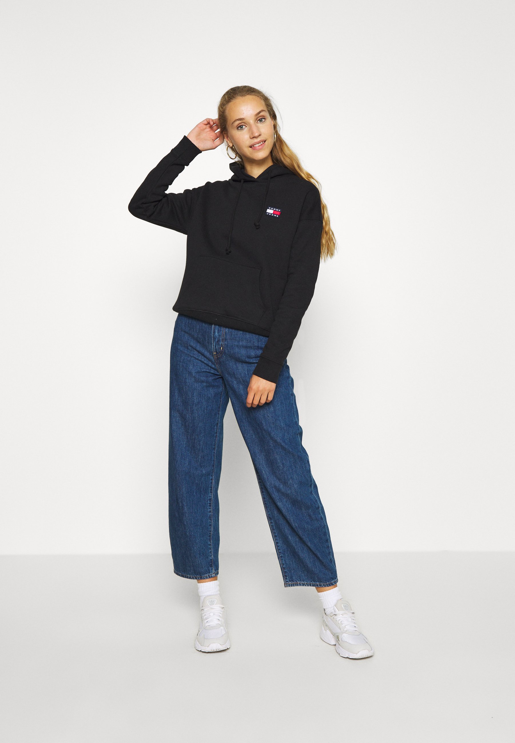 Tommy Jeans BADGE HOODIE - Felpa con cappuccio - black/nero - Zalando.it