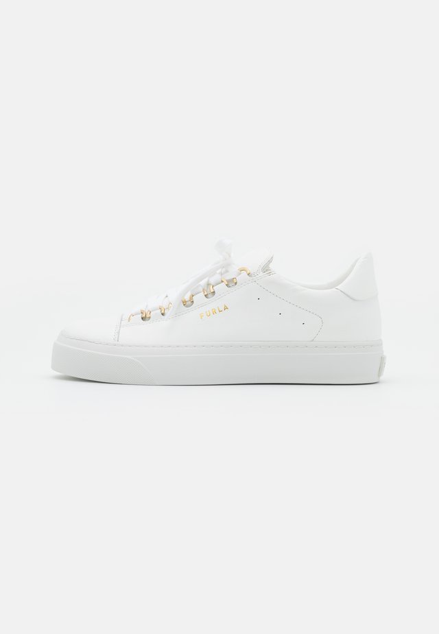 HIKAIA LACE UP - Sneaker low - talco
