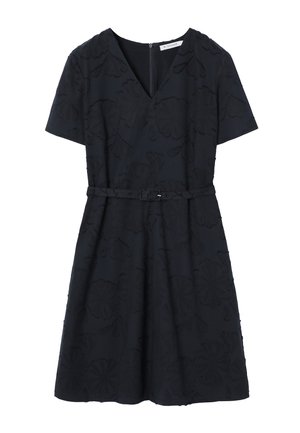 Schwarzes Kurzarmkleid mit V-Ausschnitt, dezentem Blumenmuster, tailliertem Gürtel und A-Linien-Rock, Reißverschluss auf der Rückseite.