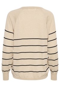 Pull beige avec des rayures horizontales noires. Présente un col rond, des manches longues et des poignets côtelés. Texture douce et coupe décontractée.