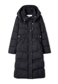 Cappotto lungo imbottito nero con vita arricciata, cappuccio, zip frontale, bottoni a pressione e due tasche laterali. Texture liscia e trapuntata.