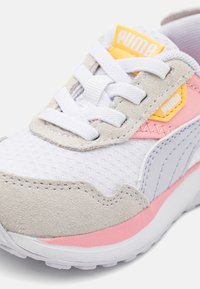 Puma CRUISE RIDER PEONY - Treniņu apavi - peach smoothie/white/spring lavender