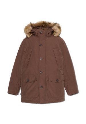 Giacca parka marrone con cappuccio foderato in pelliccia sintetica, chiusura con bottoni, due tasche frontali e una texture di tessuto liscia.