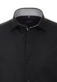 Zwarte button-up shirt met een moderne pasvorm; beschikt over een contrasterende grijze binnenkraag en zak, een soepele textuur en een gestructureerd kraagontwerp.