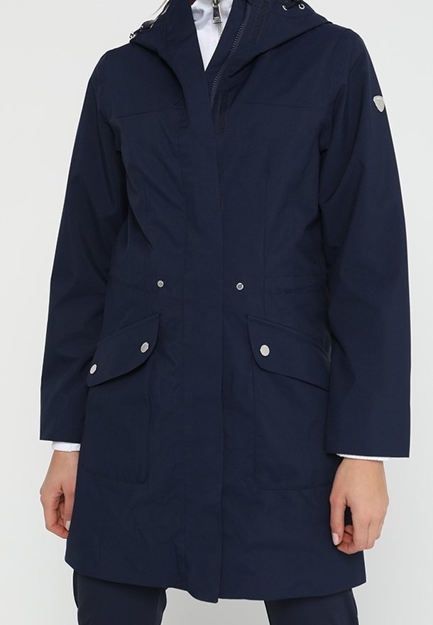 Mörkblå vattentät parka med dragkedjestängning, stora framfickor och avtagbar huva. Tillverkad av slitstarkt tyg med en slät yta.