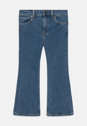 - Jeansy Bootcut