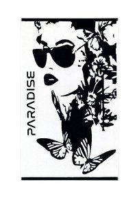 Czarno-białe dzieło sztuki przedstawiające twarz kobiety w okularach przeciwsłonecznych, otoczoną kwiatowymi wzorami i motylami, z napisem "PARADISE" z boku.