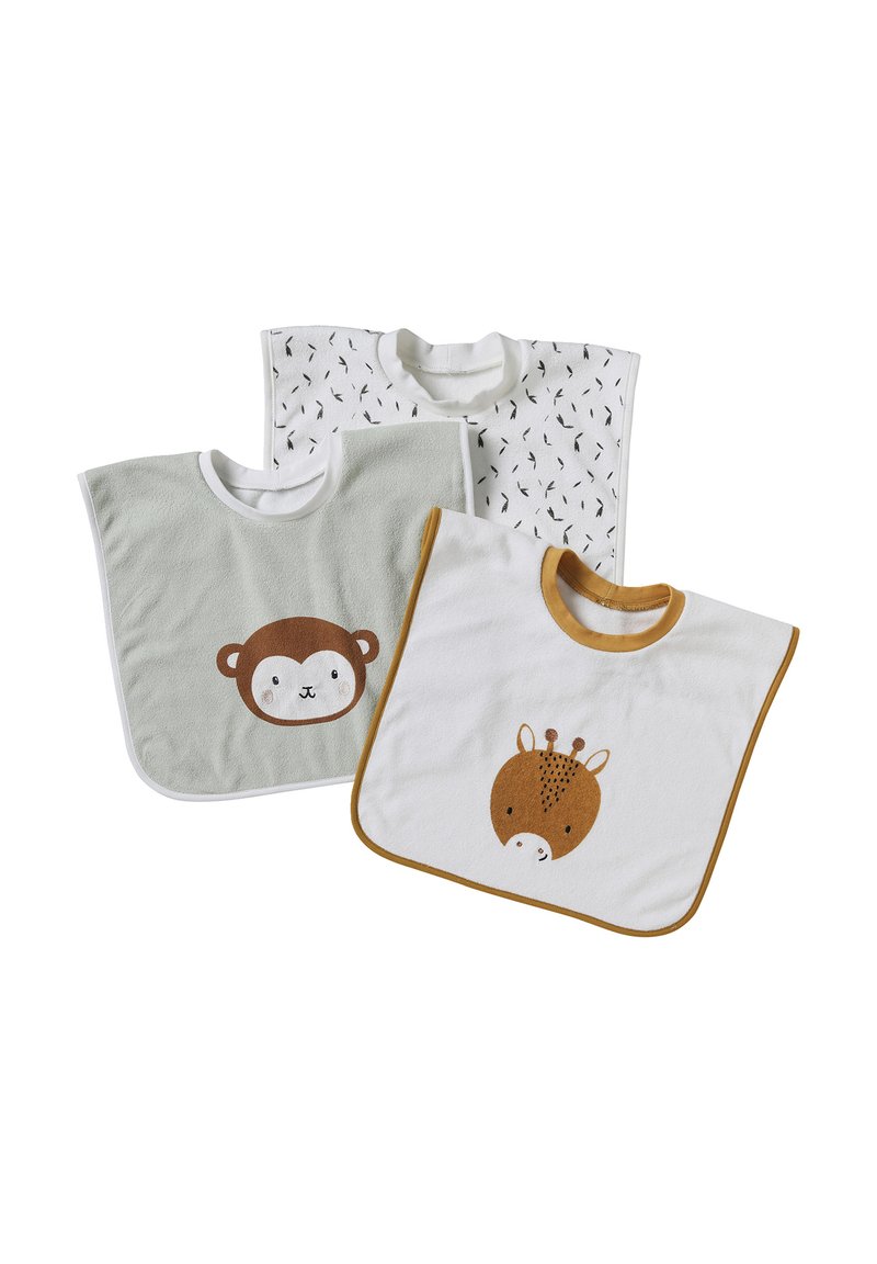 Drei Baby-Lätzchen mit Halsöffnungen; eines weiß mit schwarzen Strichen, eines grau mit einem Affengesicht und eines weiß mit einem Giraffengesicht und braunen Akzenten.