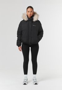 CLOSURE London CROPPED PUFFER - Vinterjakker - black