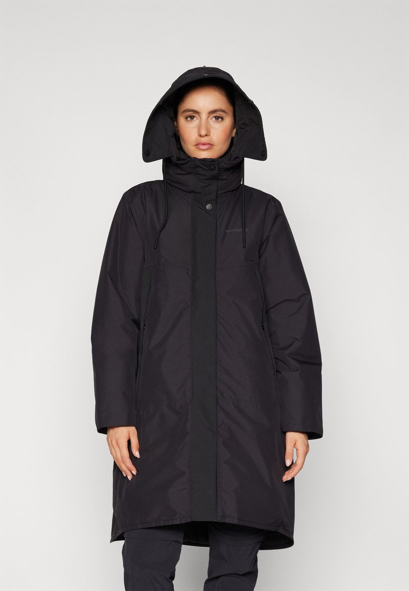 Schwarze wasserdichte Parka mit hohem Kragen und verstellbarer Kapuze. Verfügt über Druckknöpfe, zwei seitliche Taschen und eine lockere Passform. Glatte Textur.