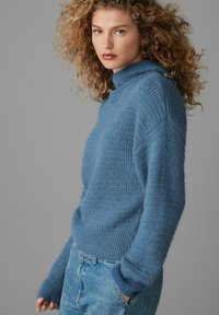 Next Vesta - blue
