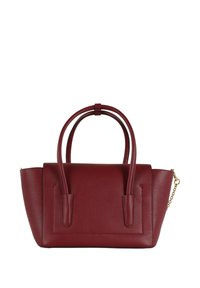 Piccola borsa strutturata in pelle bordeaux con due manici arrotondati e una tracolla a catena dorata sul lato, su sfondo bianco.