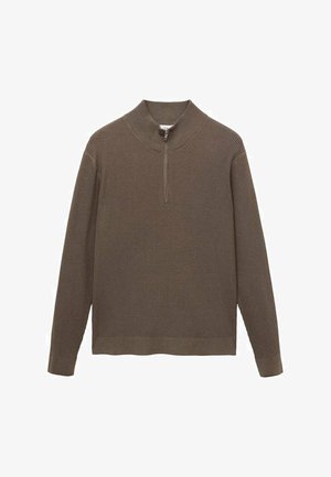 Brun ribbet sweater med høj hals og en kort lynlås. Lange ærmer og lige skæring i kanten. Blød tekstur, minimalistisk design.