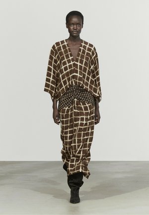Massimo Dutti, PRINTED FLOWING DRESS WITH SASH DETAIL - Denní šaty - dark brown