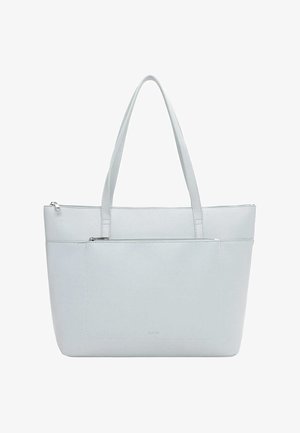 Sac fourre-tout rectangulaire gris clair avec deux bretelles d'épaule, poche avant zippée et fermeture éclair supérieure, fabriqué en matériau texturé.