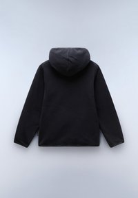 Černá mikina s kapucí, měkká textura, uvolněný střih, dlouhé rukávy, zaoblená kapuce, minimalistický design, bez viditelných vzorů.