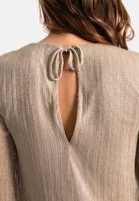 THE-ARE Robe de soirée - white