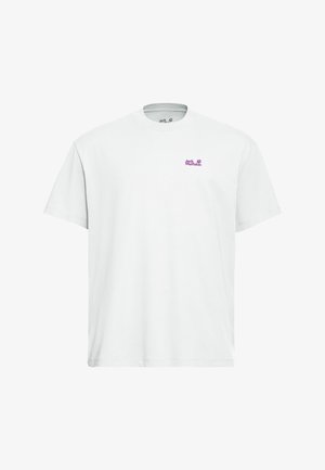 Wit katoenen T-shirt met korte mouwen, ronde hals en een klein paarse "Jack Wolfskin"-logo op de linkerborst.