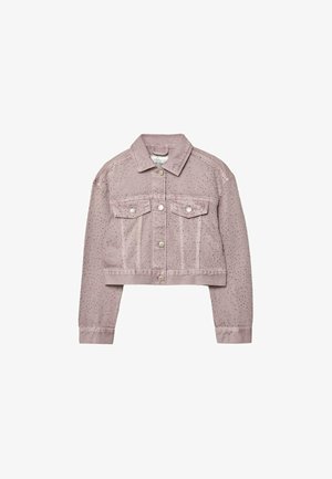 Giacca di jeans corta in rosa chiaro con decorazioni in metallo argentato, dotata di due tasche frontali e chiusura con bottoni.